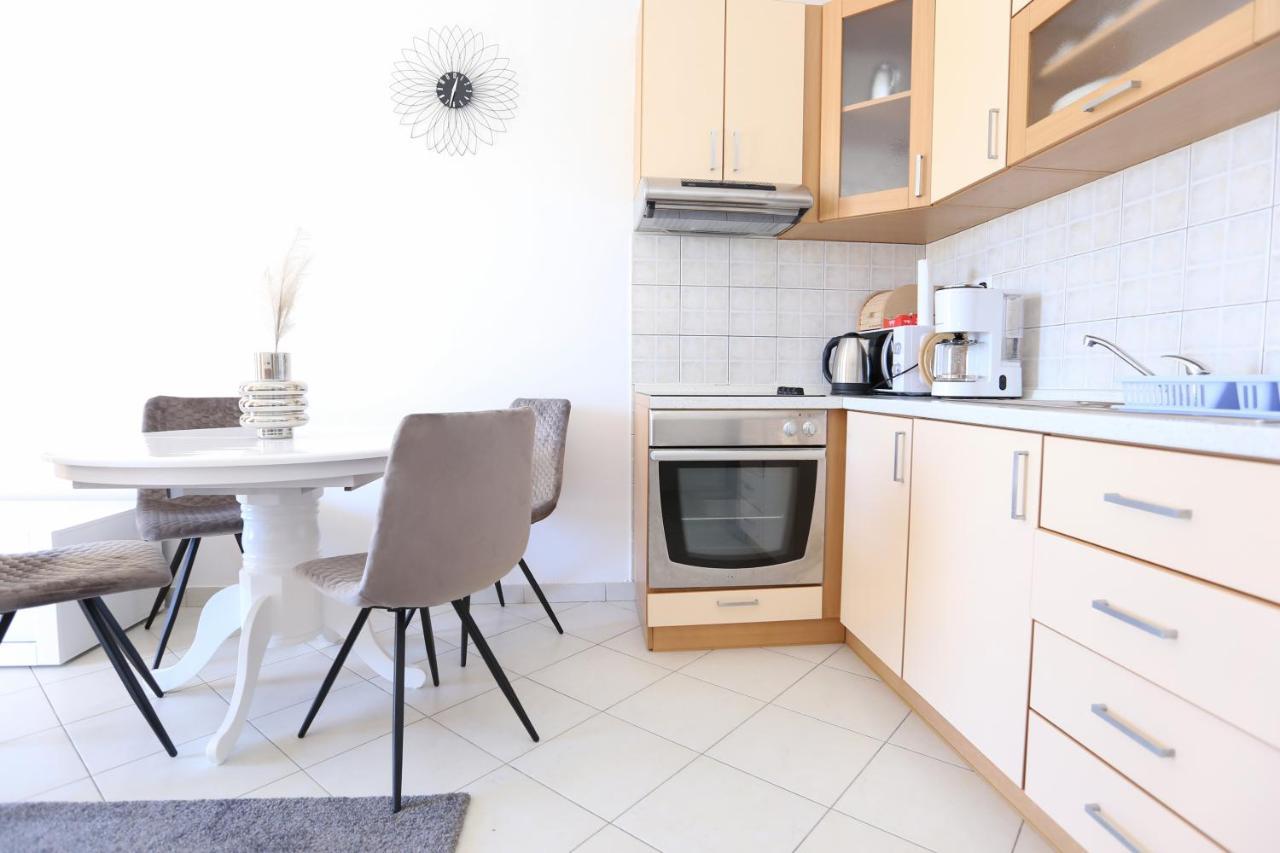 Apartmani Guto Podstrana Exteriér fotografie