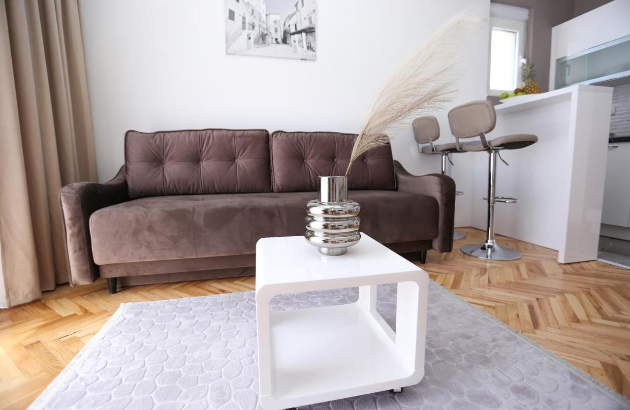 Apartmani Guto Podstrana Exteriér fotografie