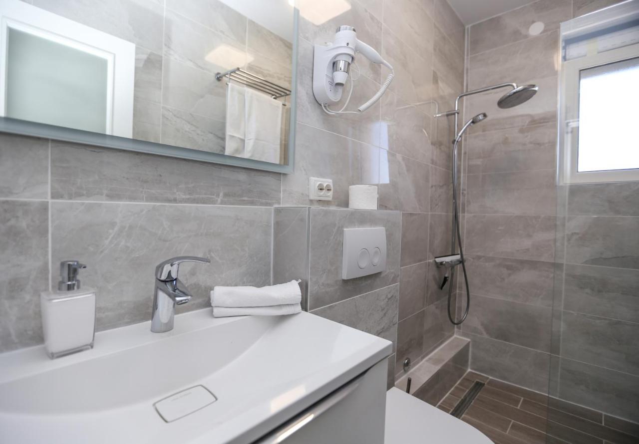 Apartmani Guto Podstrana Exteriér fotografie