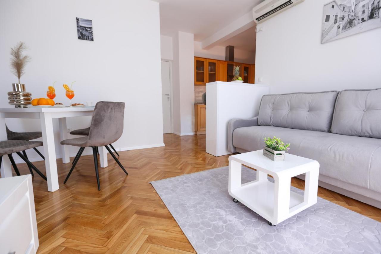Apartmani Guto Podstrana Exteriér fotografie